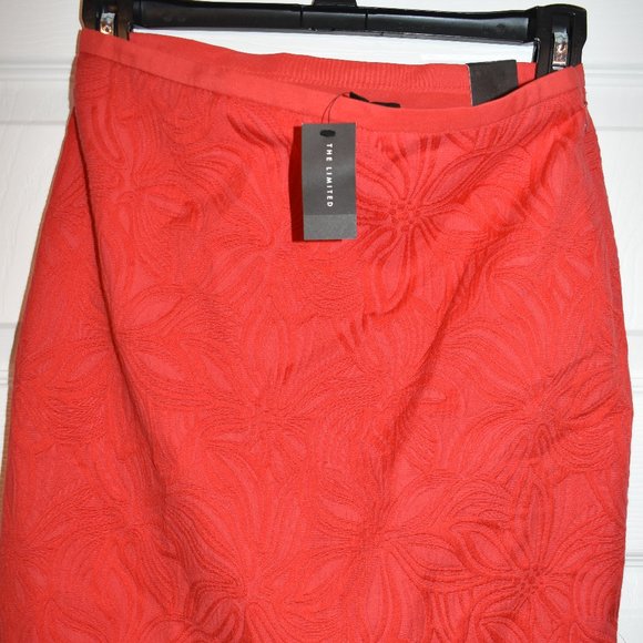 The Limited Woman Red Pencil Skirt SZ 0 NWT - Picture 3 of 5